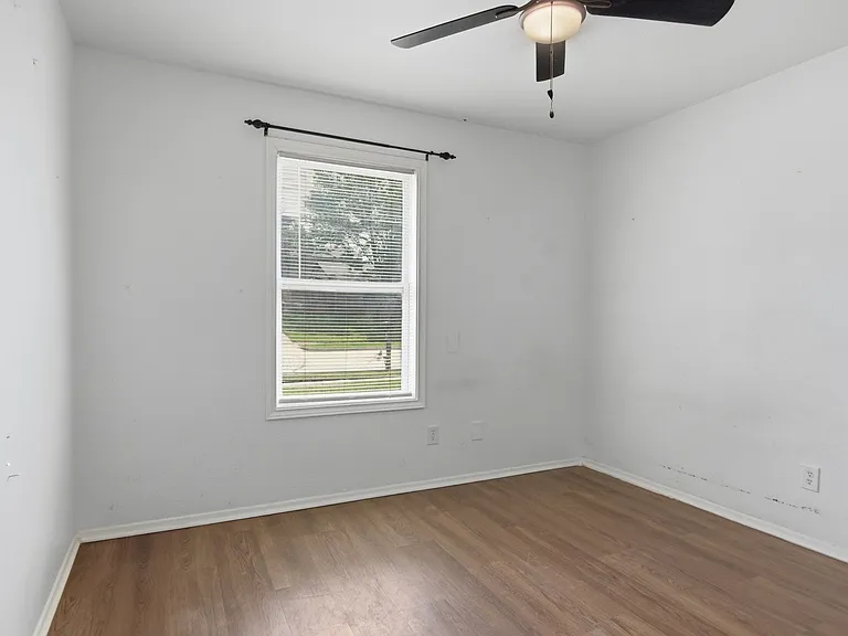 6413 Melinda Ct — Photo 17