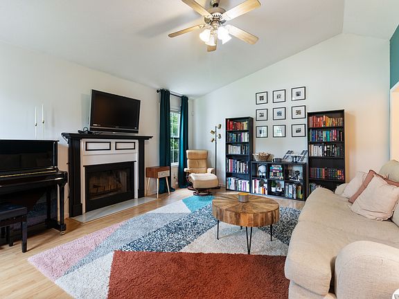5th image of 1231 Crystal Dr