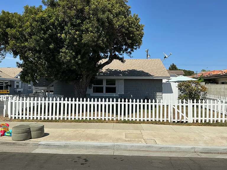 364 16th Pl #A — Photo 26