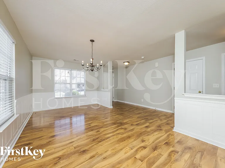 828 Peachtree Meadows Cir — Photo 4