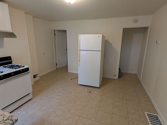 2nd image of 304 38th St