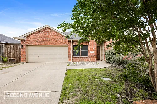 100 Clark Dr Photo 1