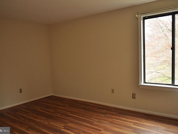 5th image of 8723 Hayshed Ln Unit 31