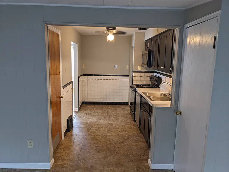 1409 Akron Dr — Photo 6