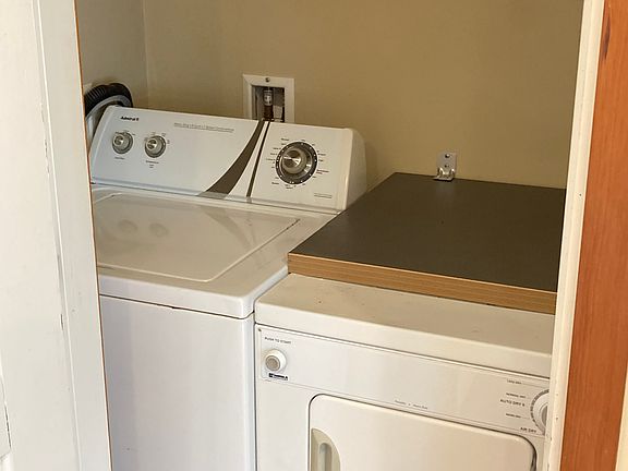 4th image of 2232 Soundview Dr NE Unit B