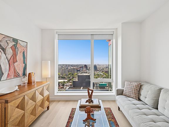 4th image of 17 Hanover Pl #28E