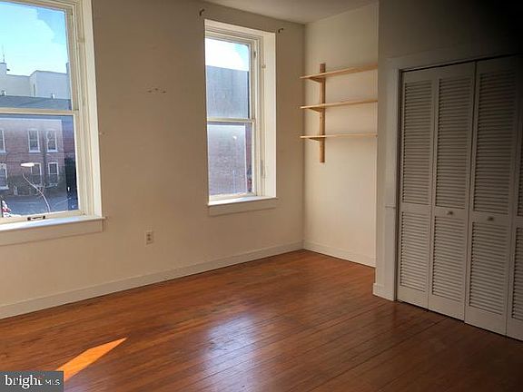 3rd image of 305 William St #A