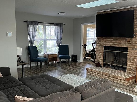 3rd image of 1211 Village Lake Dr S
