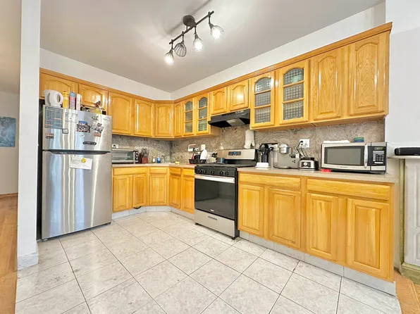 408 Myrtle Avenue 3 image 2 of 13