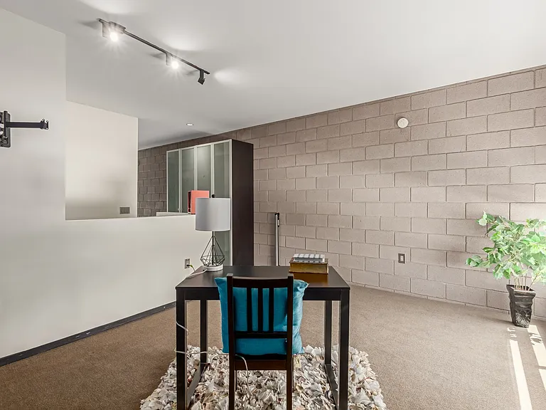 727 E Portland St #3 — Photo 8