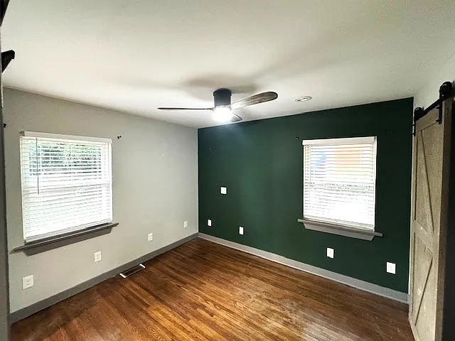1527 Medford Dr — Photo 7