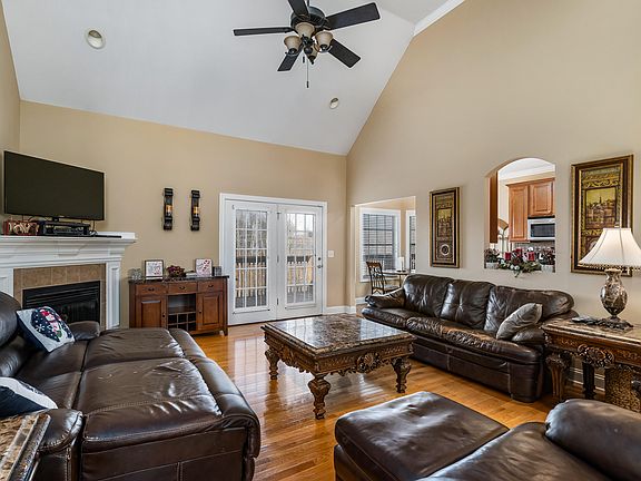 4th image of 473 Grovemont Pl