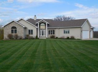 1328 Deer Creek Dr, Humboldt, IA 50548
