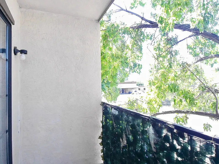 Updated Downtown 1 Bed w/ free WIFI & Gated Parking — Photo 83