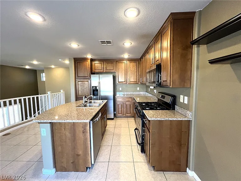 8154 Sandy Slope Ct — Photo 12