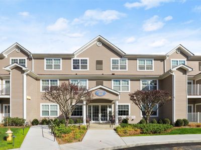 300 Woodcrest Lane #311, Mount Kisco, NY, 10549