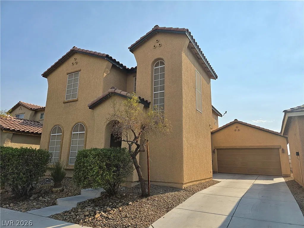 4 bed, 2.5 bath, 2021 sqft, $2,150 — Photo 2
