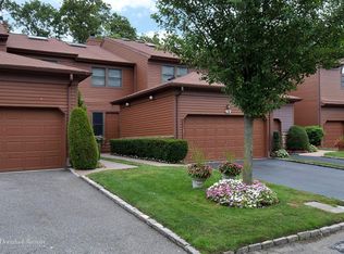 67 Hunt Dr, Jericho, NY 11753