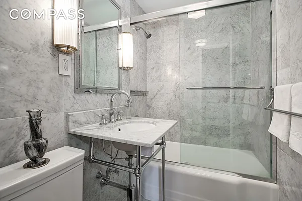 Sold by Compass | media 7