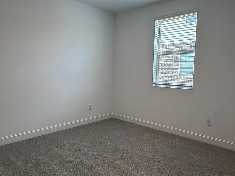 334 Mistfield St — Photo 9