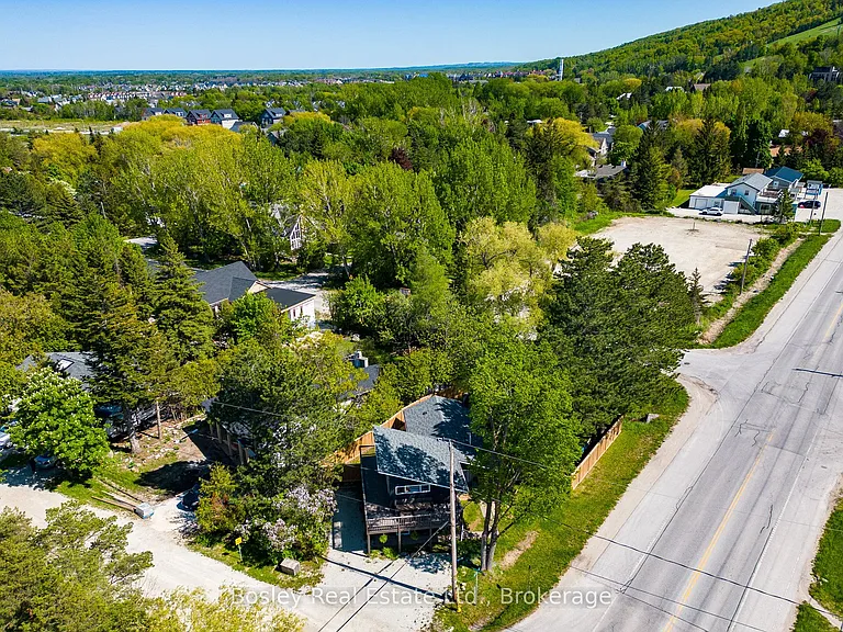 102 Helen St — Photo 40