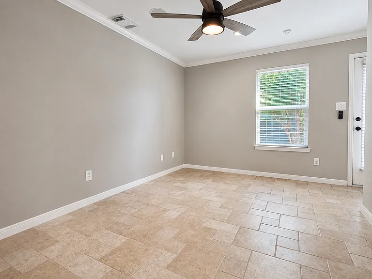 2357 Jackson St — Photo 13