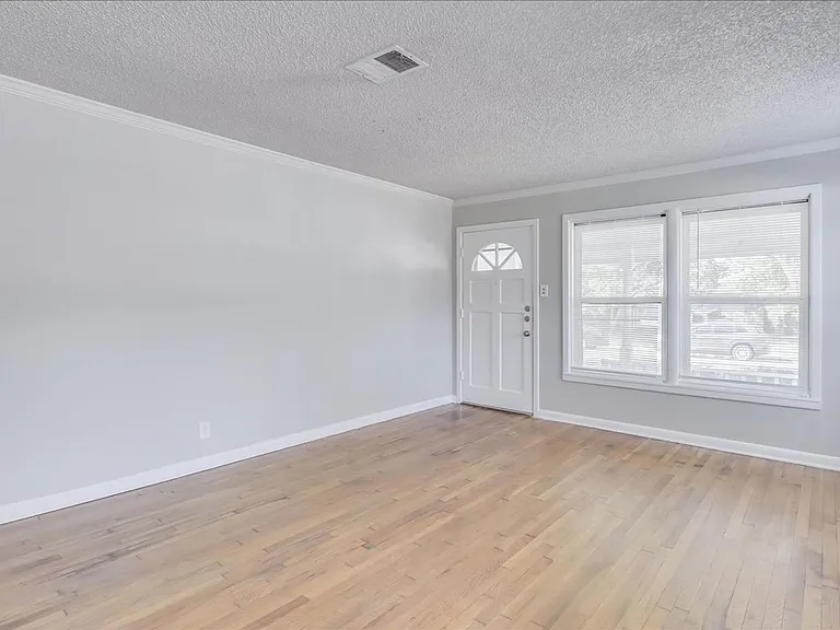 6046 Hugo Dr — Photo 9