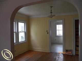 4th image of 15554 Thomas Ave