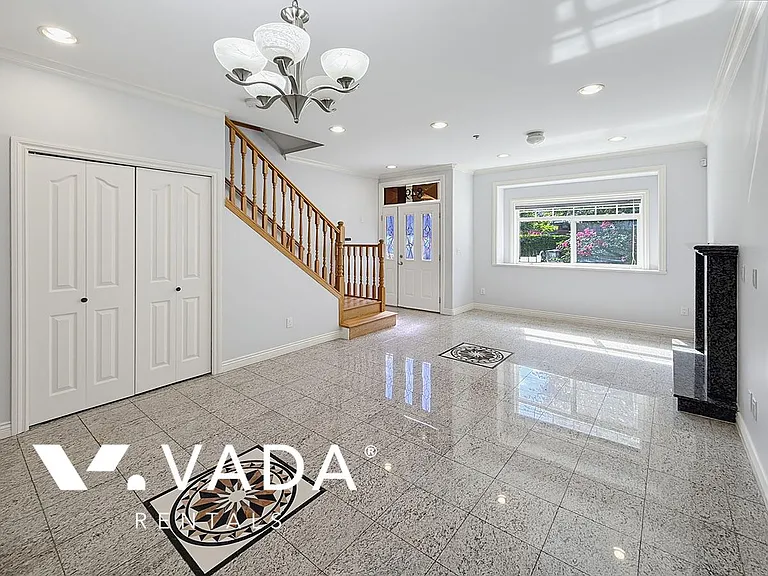 8490 Hudson St — Photo 2