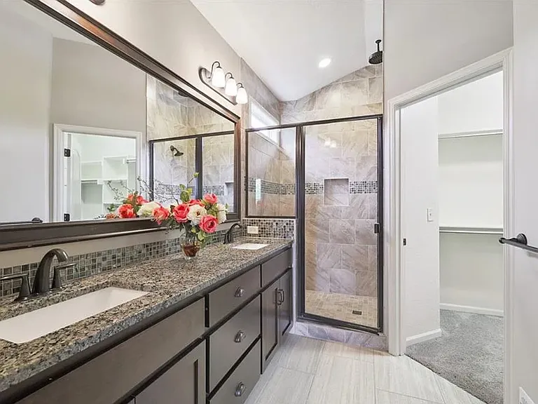 1301 NE Country Ln — Photo 15