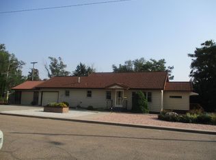 802 E Hackberry St, Garden City, KS 67846