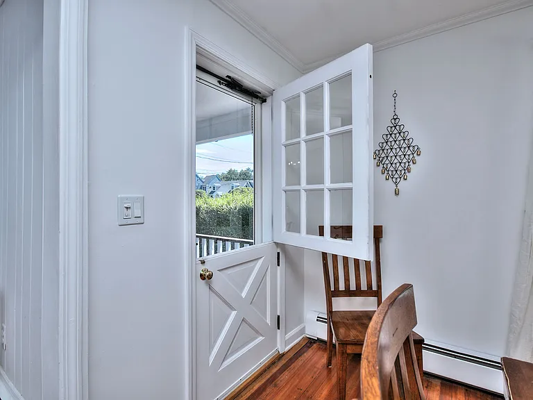 54 Veres St — Photo 16