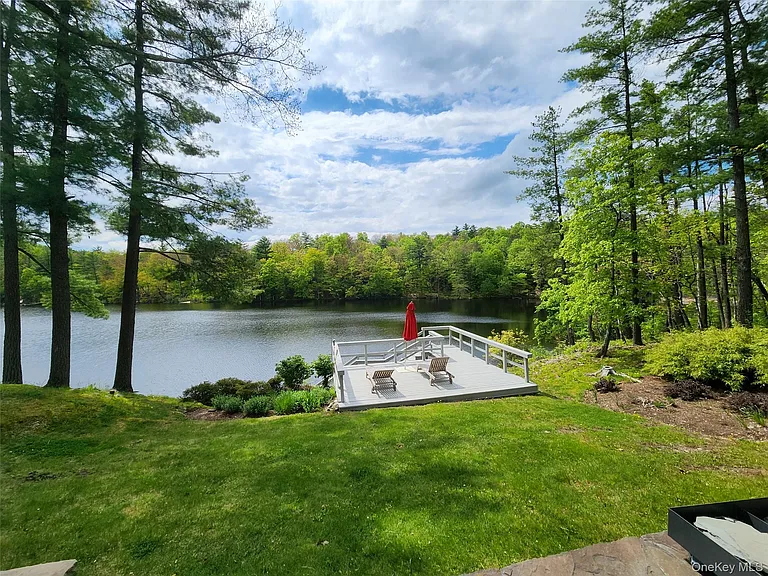 53 Lake Pleasant Dr — Photo 5