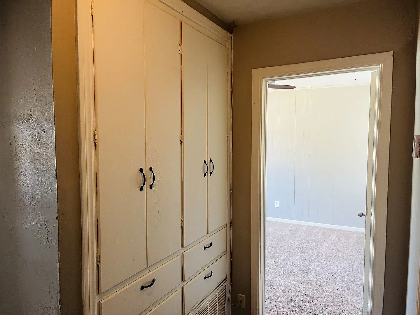 Three-bedroom home near Lake Hefner — Photo 4