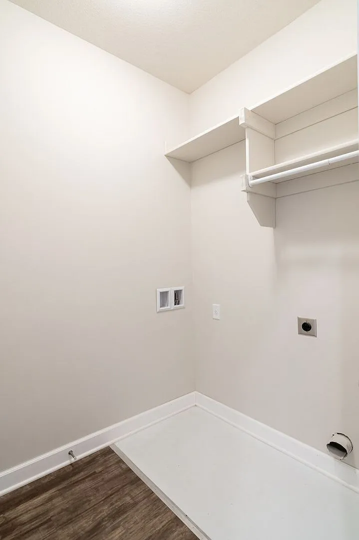 West Village Villas and Apartments — Photo 4