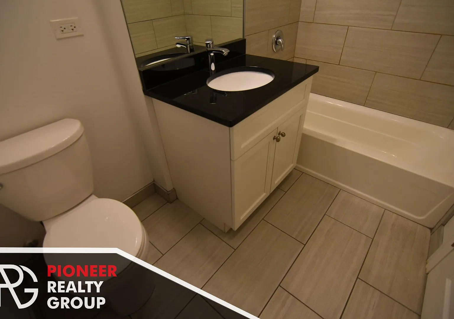 3 bed, 1300 sqft, $4,700 — Photo 2