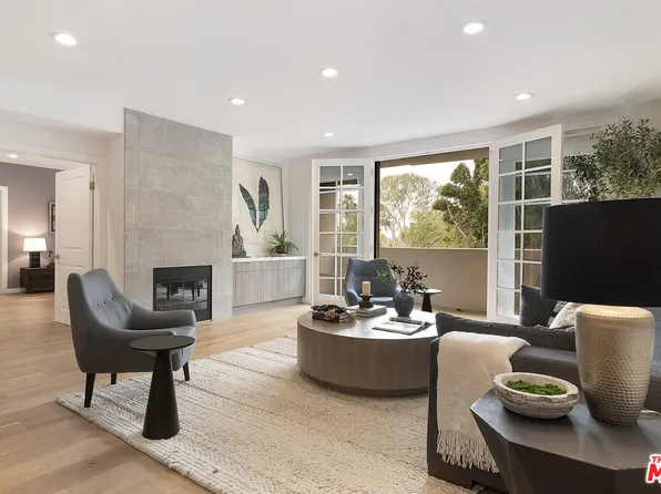 575 S Barrington Ave APT 211, Los Angeles, CA 90049