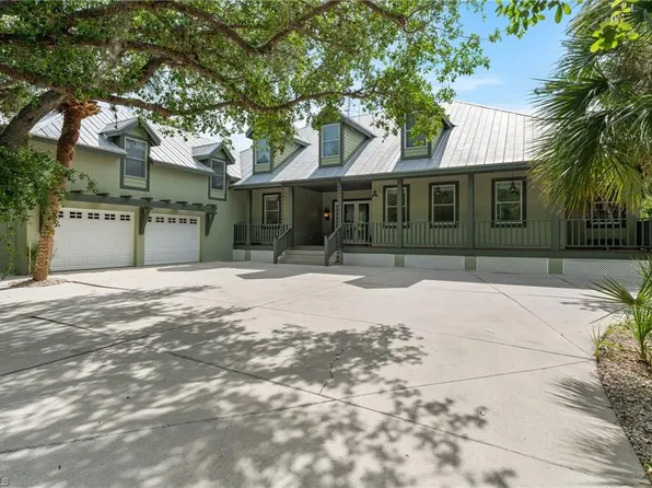 20732 Charing Cross CIR, ESTERO, FL 33928