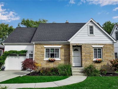 19 Pleasant St, Cheektowaga, NY, 14225
