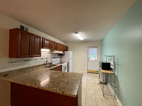 1005 Carlton Ave #C Photo 1