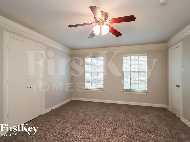 3210 Lake Stream Dr — Photo 10