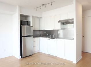111 Elizabeth St #731, Toronto, ON M5G 1P7
