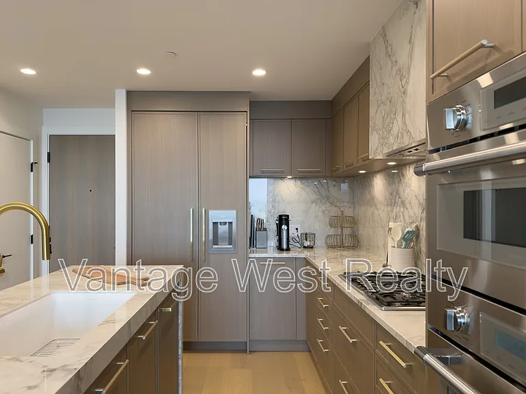 3800 Capozzi Rd #806 — Photo 23