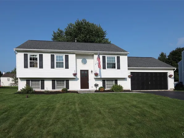 5434 Brisbane Trl, Clay, NY 13041