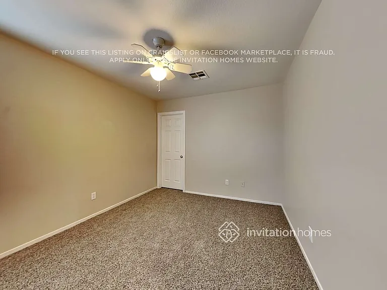 255 Palmarosa St — Photo 14