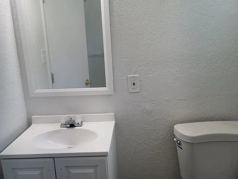 1020 S Broadway St #11 — Photo 9