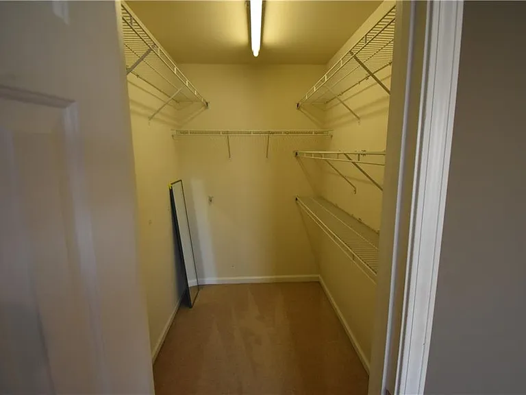 1002 Thornborough Dr — Photo 16