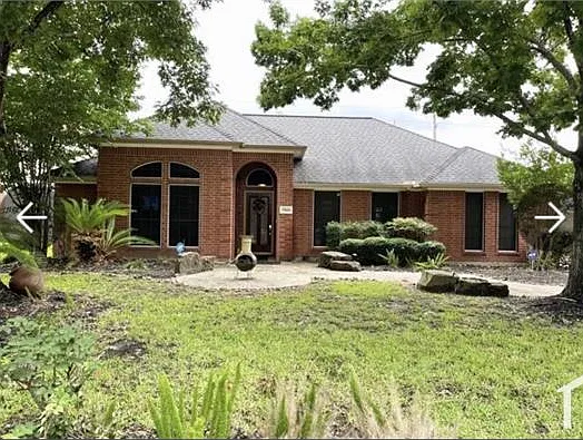 4 bed, 2300 sqft, $2,200 — Photo 1