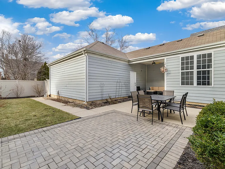 260 Longview Dr — Photo 26