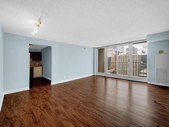 3rd image of 200 N Dearborn St Unit 4208